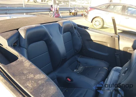 2022 Ford Mustang Ecoboost Premium z USA, uszkodzony, nr VIN 1FATP8UH7N5119705